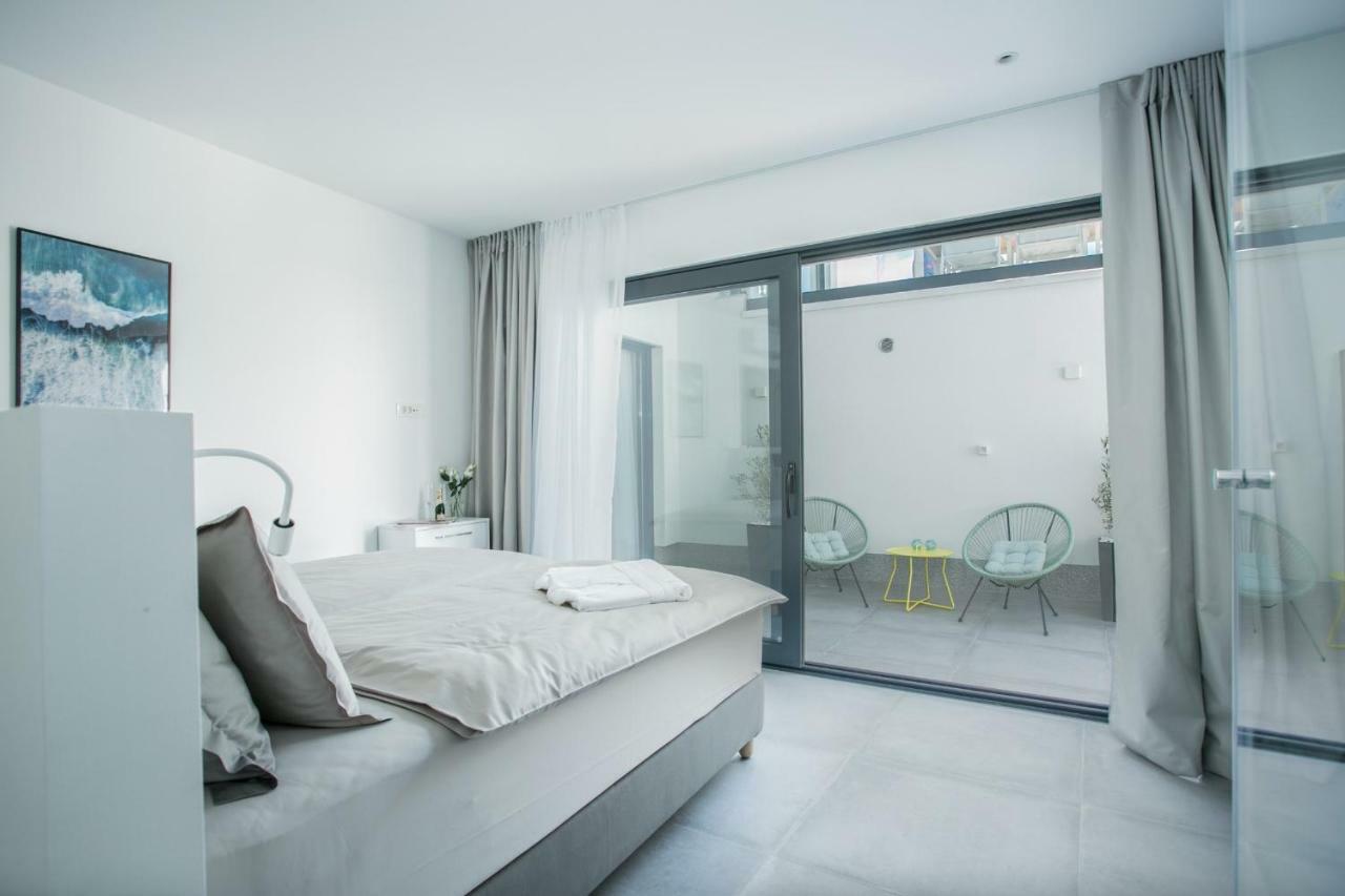 Holiday Home Olive Exclusive - 8 People, Heated Pool, Okrug Gornji, Sea View Τρογκίρ Εξωτερικό φωτογραφία