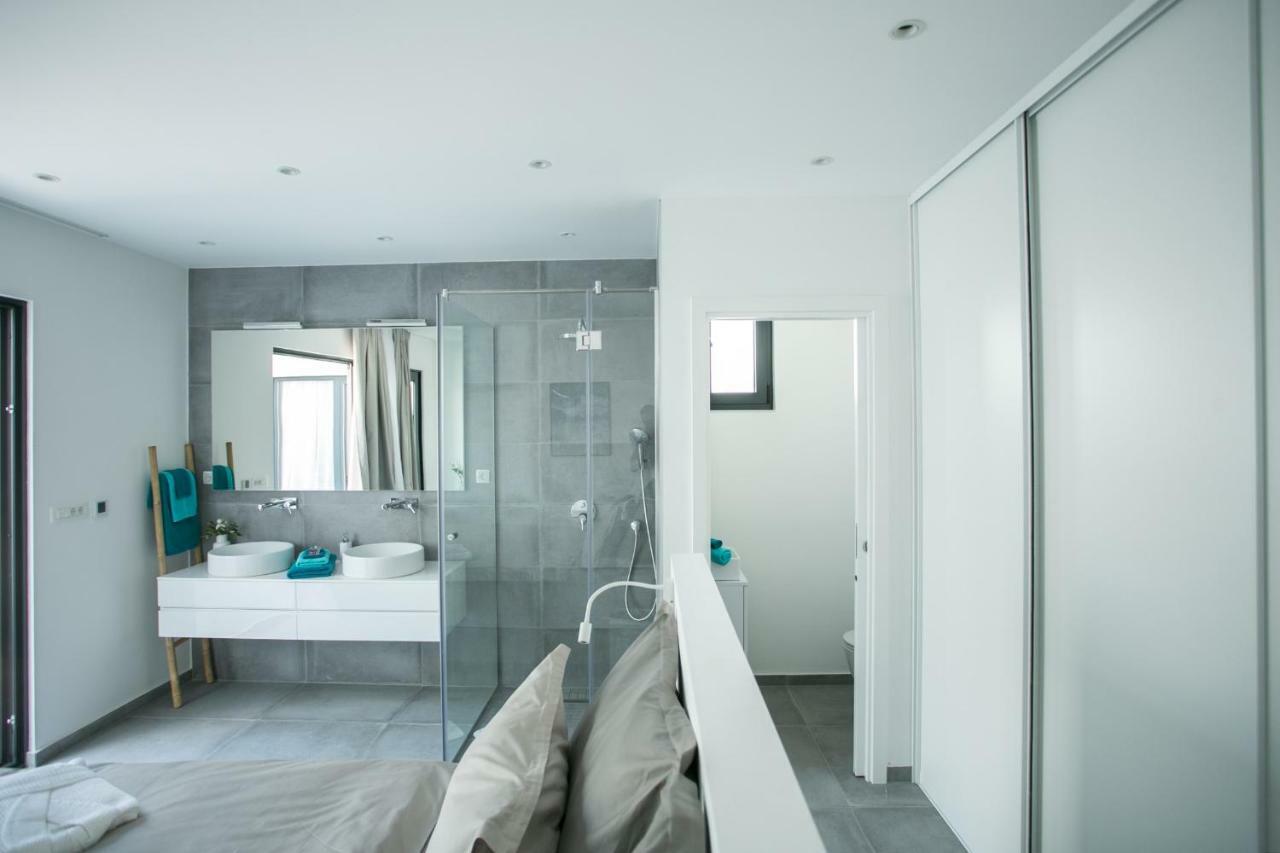 Holiday Home Olive Exclusive - 8 People, Heated Pool, Okrug Gornji, Sea View Τρογκίρ Εξωτερικό φωτογραφία