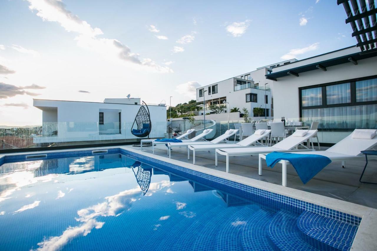 Holiday Home Olive Exclusive - 8 People, Heated Pool, Okrug Gornji, Sea View Τρογκίρ Εξωτερικό φωτογραφία
