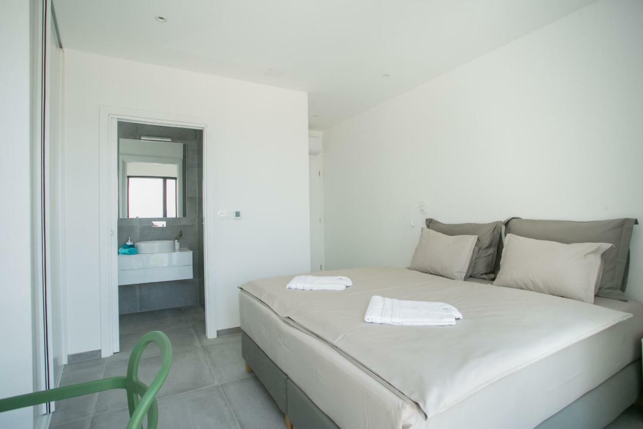 Holiday Home Olive Exclusive - 8 People, Heated Pool, Okrug Gornji, Sea View Τρογκίρ Εξωτερικό φωτογραφία