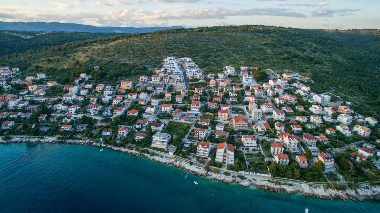 Holiday Home Olive Exclusive - 8 People, Heated Pool, Okrug Gornji, Sea View Τρογκίρ Εξωτερικό φωτογραφία