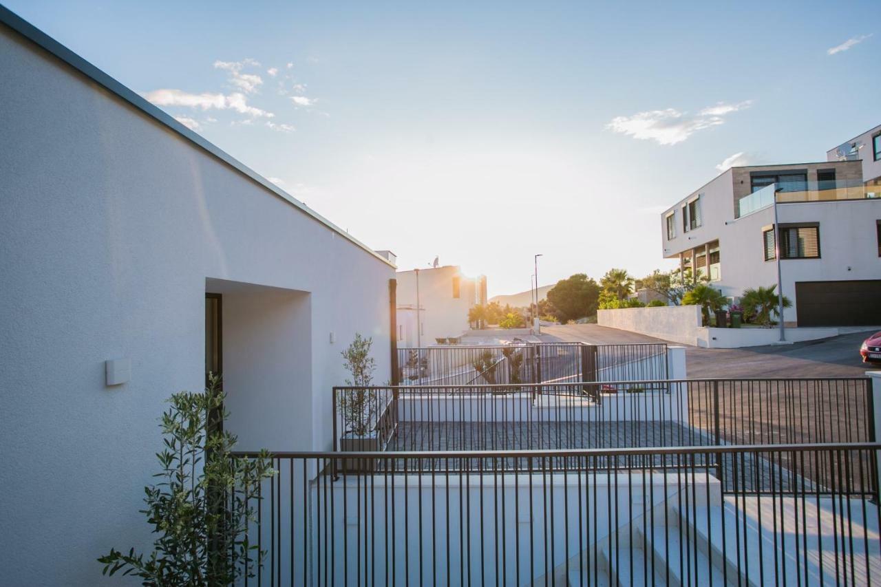 Holiday Home Olive Exclusive - 8 People, Heated Pool, Okrug Gornji, Sea View Τρογκίρ Εξωτερικό φωτογραφία