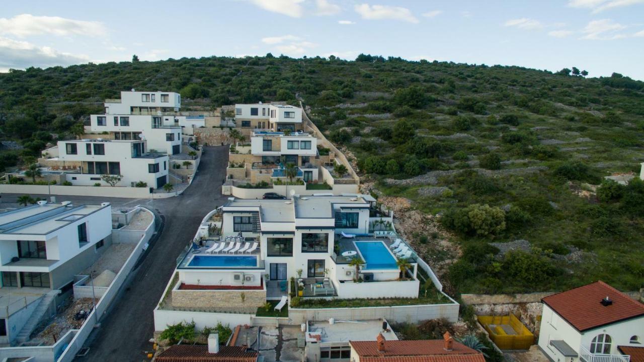 Holiday Home Olive Exclusive - 8 People, Heated Pool, Okrug Gornji, Sea View Τρογκίρ Εξωτερικό φωτογραφία