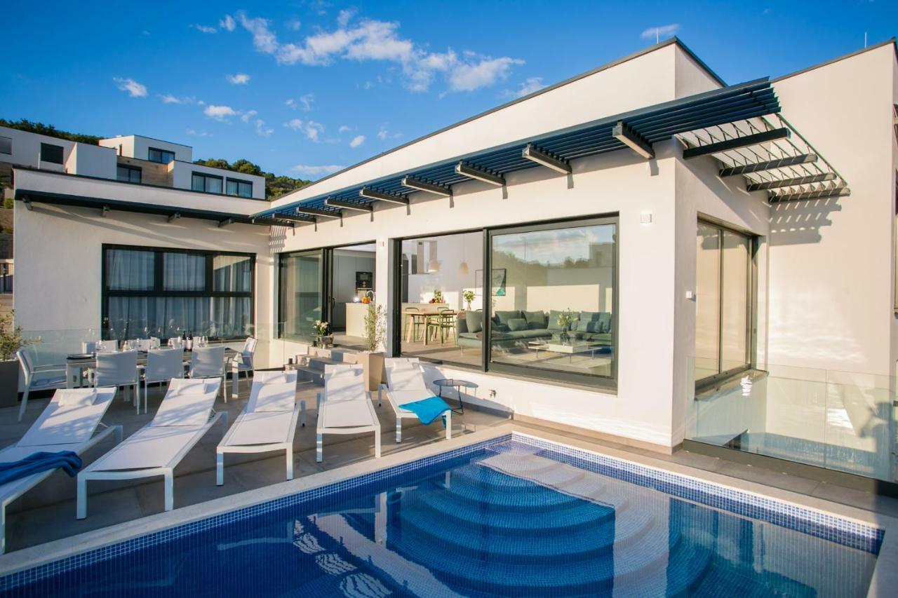 Holiday Home Olive Exclusive - 8 People, Heated Pool, Okrug Gornji, Sea View Τρογκίρ Εξωτερικό φωτογραφία